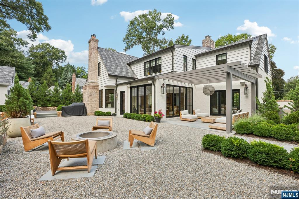 71 Gilbert Road Ho-Ho-Kus, NJ 07423 - Photo 7 of 49 Gallery Image 7
