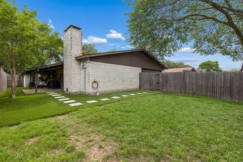 a view of outdoor space yard and patio