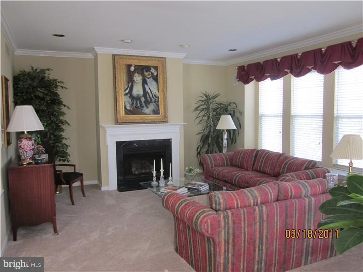 122 Brandywine Road Malvern, PA 19355 - Photo 4 of 17 Living Room