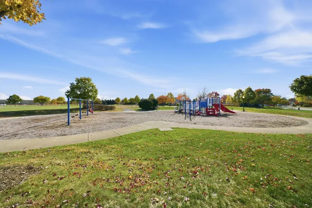 $285,000 | 1512 Stoneridge Circle, Yorkville, IL 60560