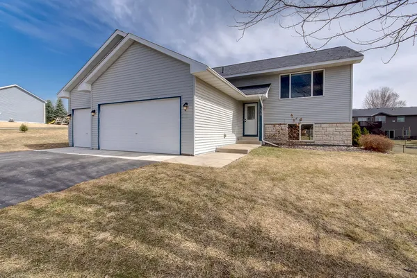 $375,000 | 338 4th Avenue Northeast, Lonsdale, MN 55046