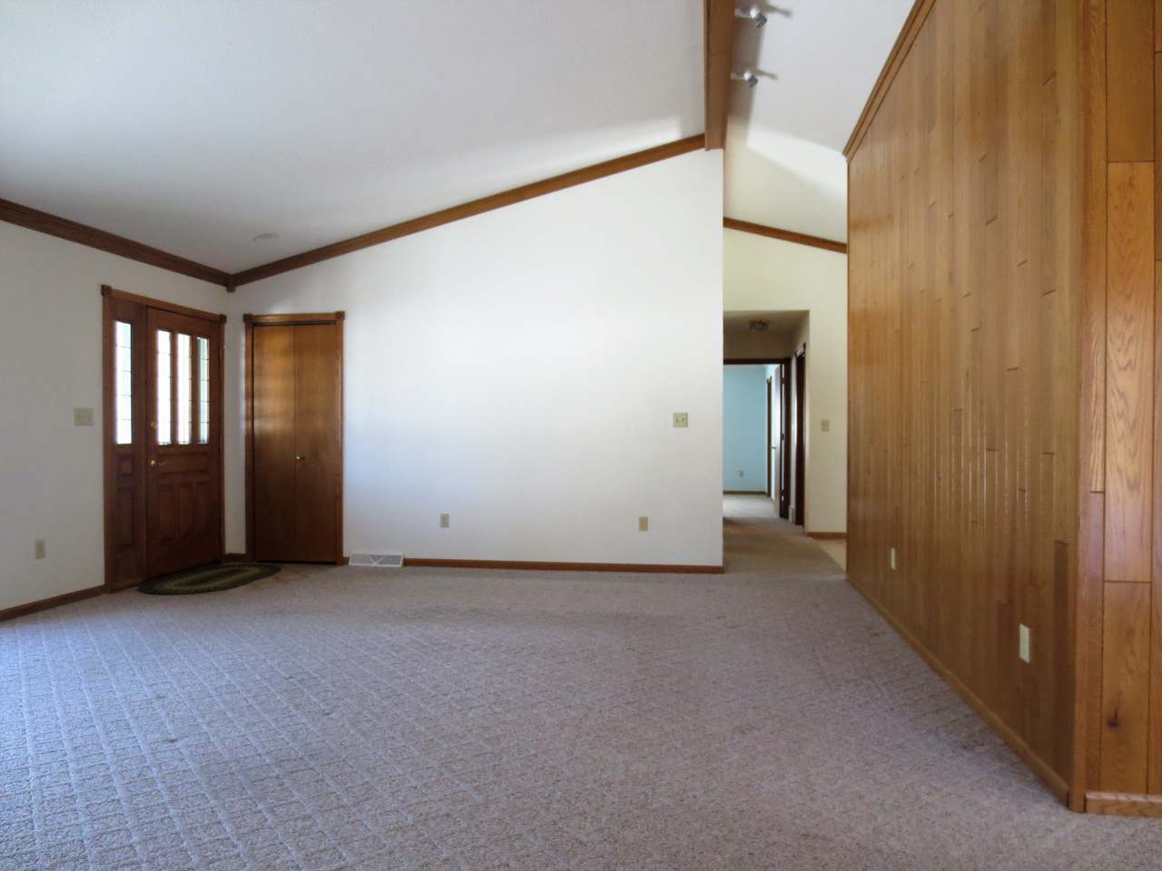 841 Woodland Drive Rhinelander, WI 54501 - Photo 5 of 24 Gallery Image 5