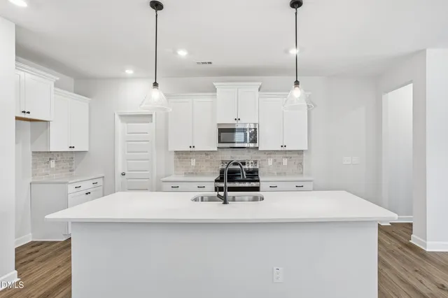 $2,545 | 408 White Oak Gdn Way, Garner, NC 27529