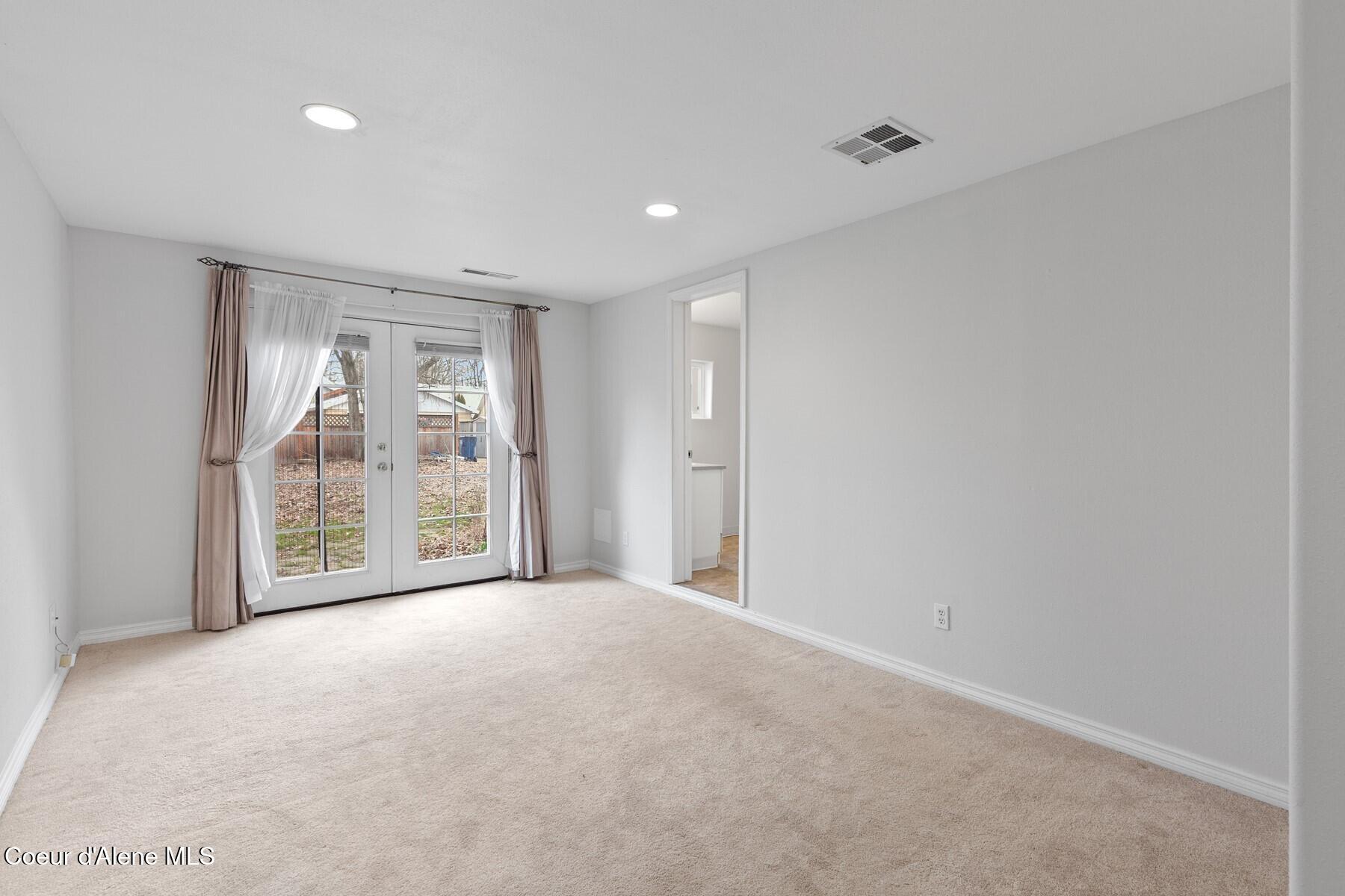 914 6th Street Coeur D'Alene, ID 83814 - Photo 22 of 25 Big Bedroom