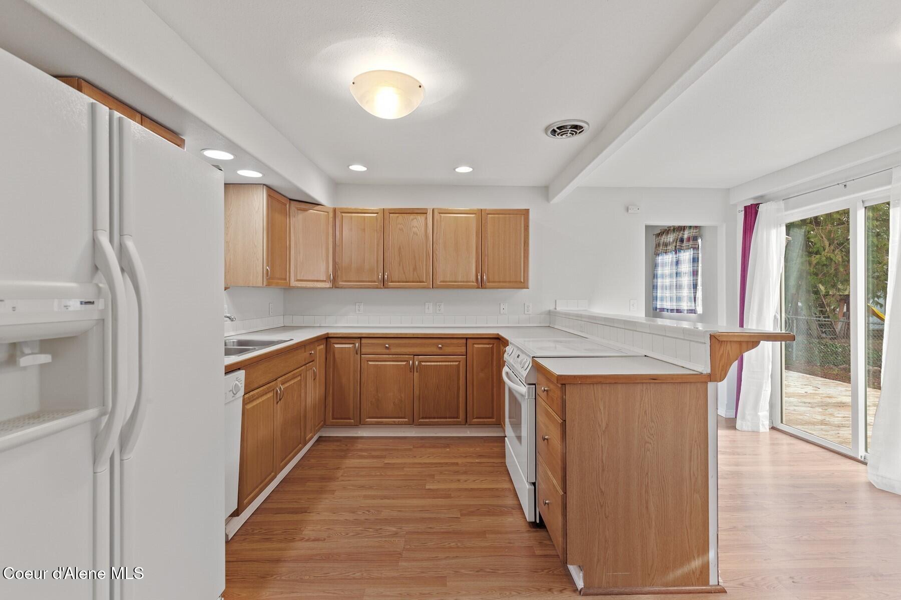 914 6th Street Coeur D'Alene, ID 83814 - Photo 3 of 25 Kitchen