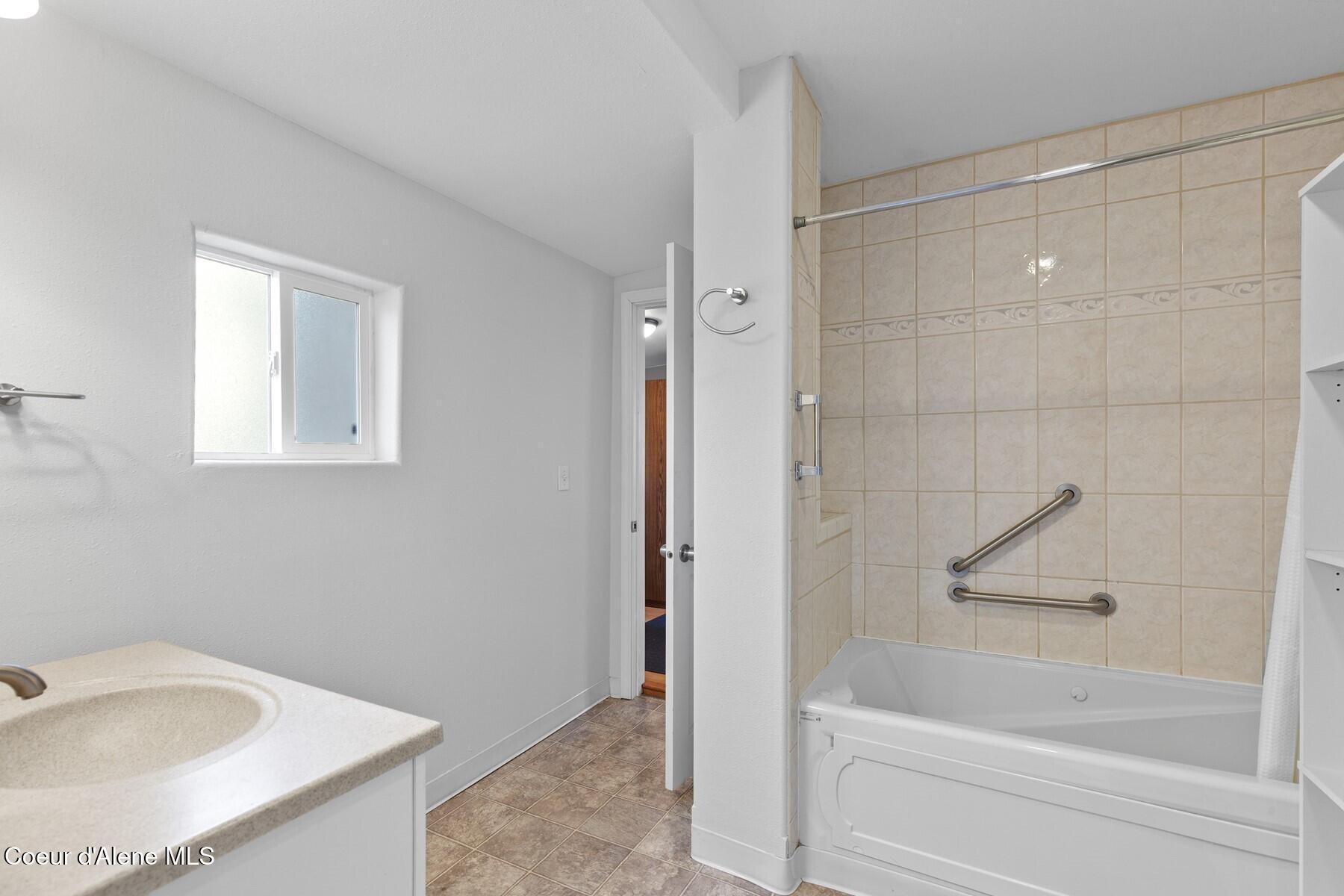 914 6th Street Coeur D'Alene, ID 83814 - Photo 6 of 25 Access from Laundry Room