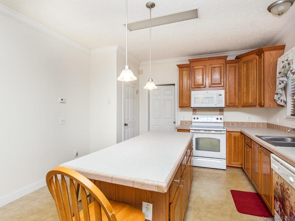 112 Roper Road East Flat Rock, NC 28726 - Photo 14 of 35 Gallery Image 14