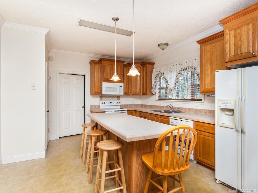 112 Roper Road East Flat Rock, NC 28726 - Photo 15 of 35 Gallery Image 15