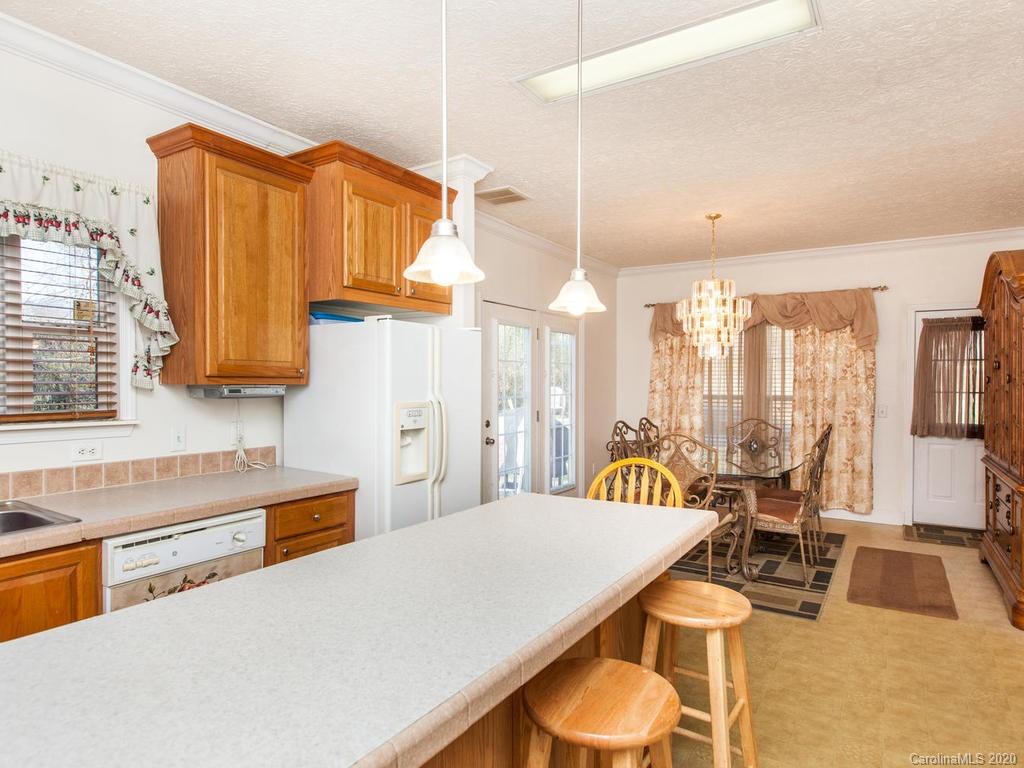 112 Roper Road East Flat Rock, NC 28726 - Photo 17 of 35 Gallery Image 17