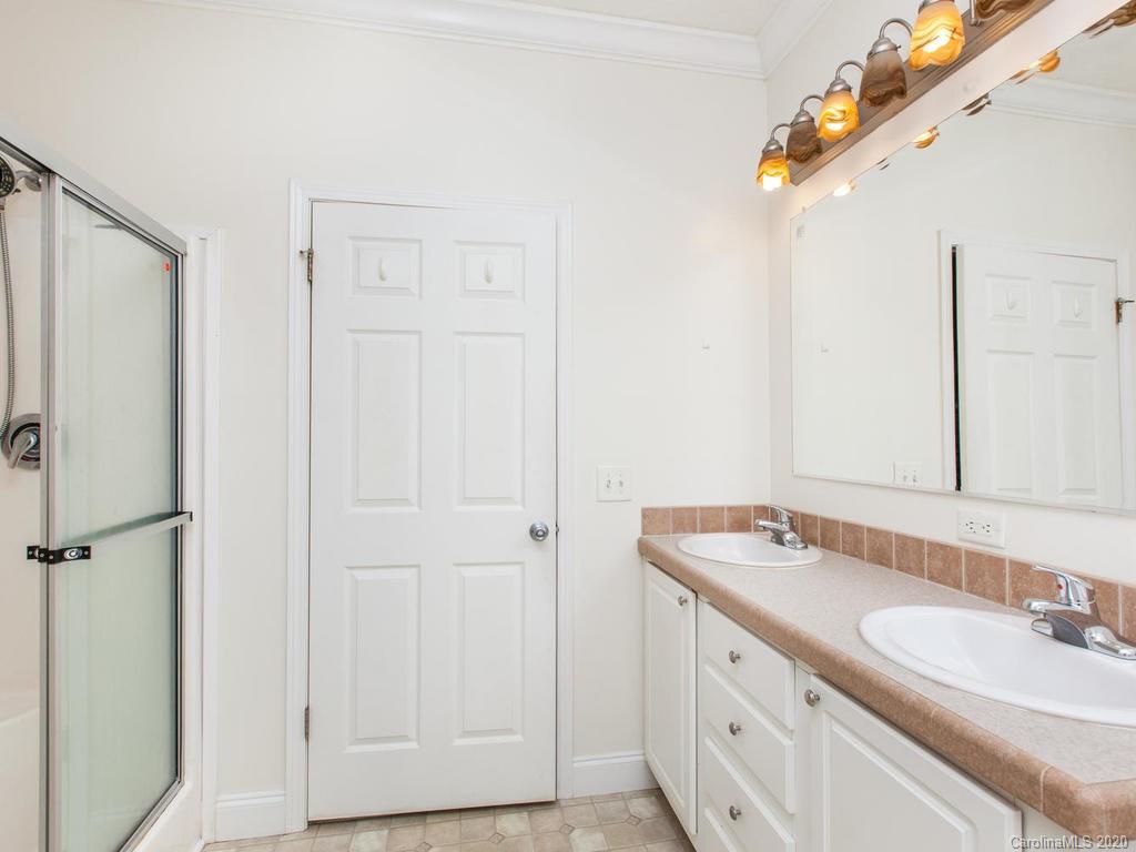 112 Roper Road East Flat Rock, NC 28726 - Photo 23 of 35 Gallery Image 23