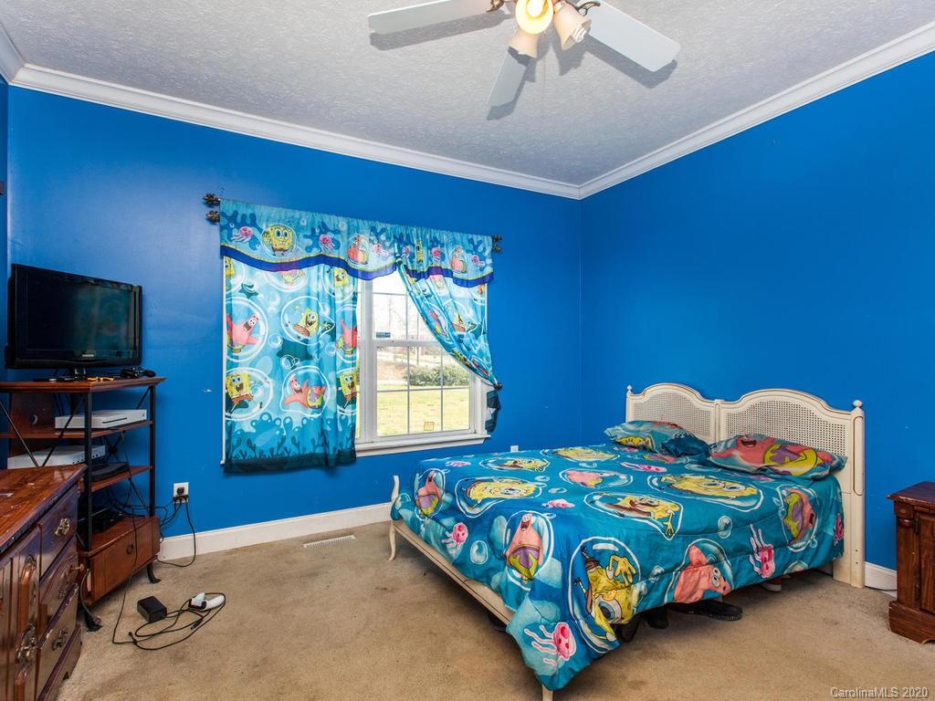 112 Roper Road East Flat Rock, NC 28726 - Photo 26 of 35 Gallery Image 26
