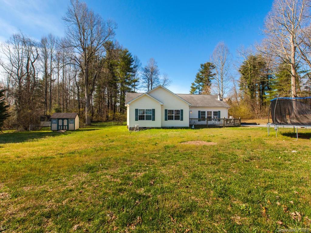112 Roper Road East Flat Rock, NC 28726 - Photo 4 of 35 Gallery Image 4