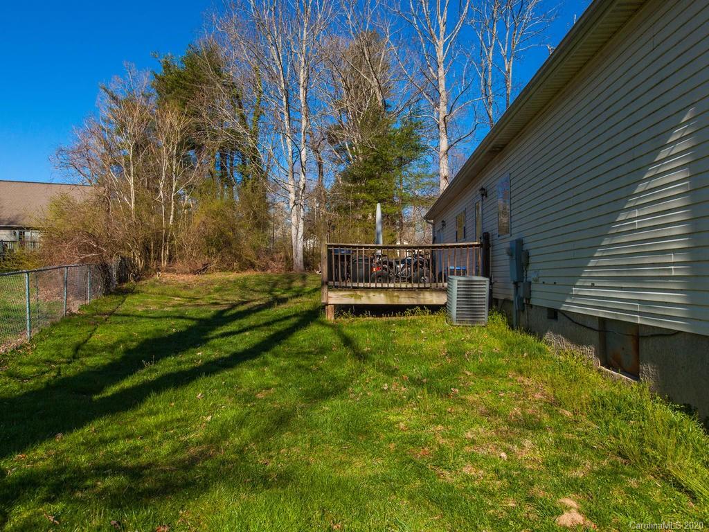112 Roper Road East Flat Rock, NC 28726 - Photo 33 of 35 Gallery Image 33