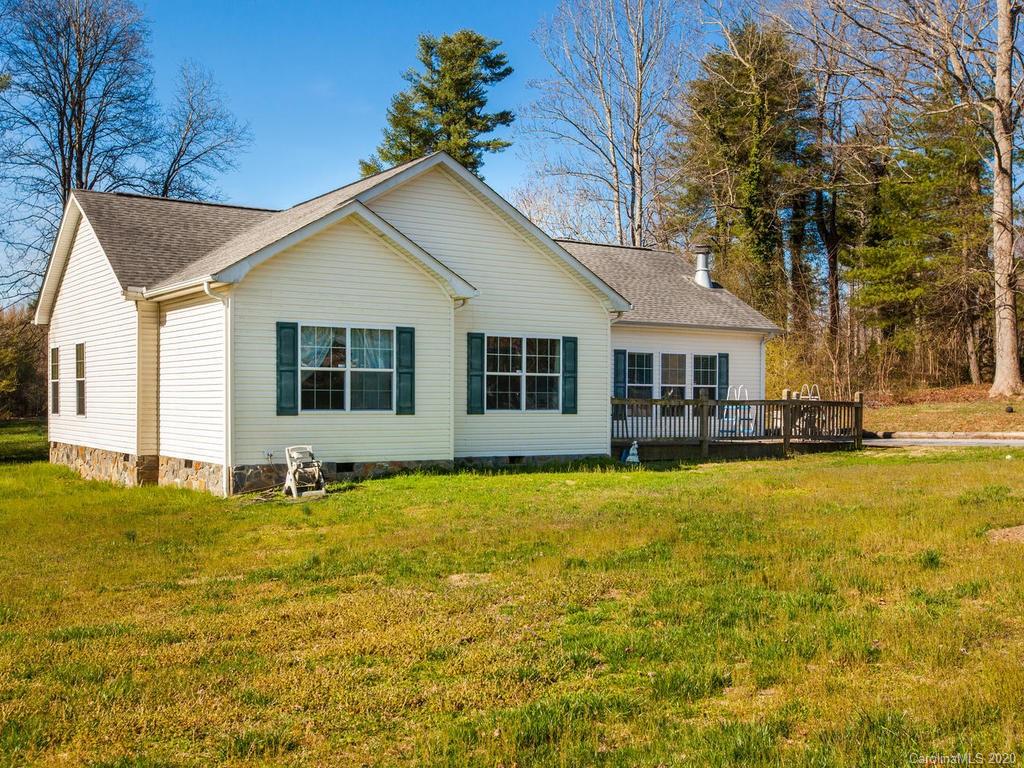 112 Roper Road East Flat Rock, NC 28726 - Photo 5 of 35 Gallery Image 5