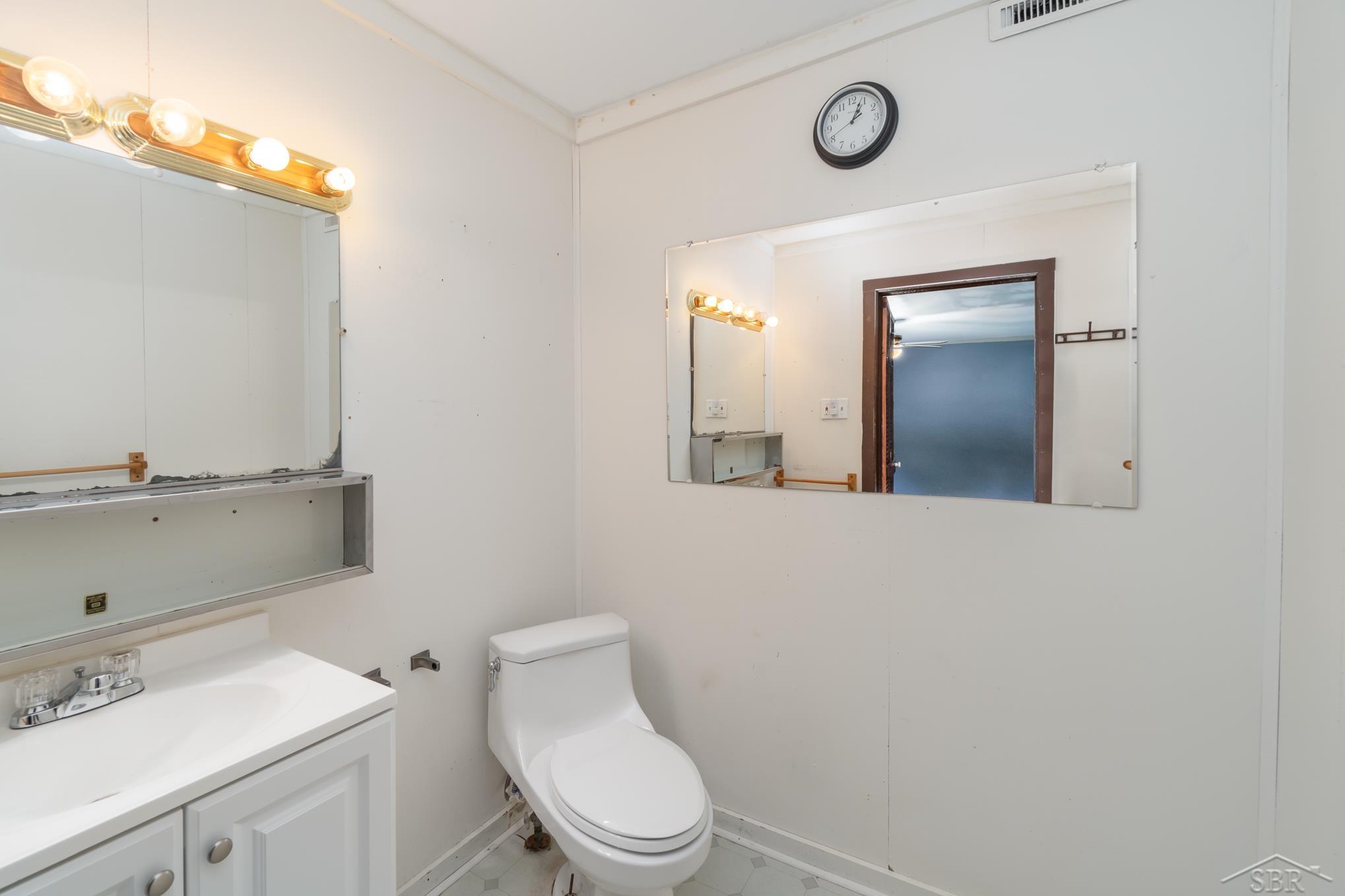 820 Swanson Road Saginaw, MI 48609 - Photo 14 of 22 50113137-13.JPG