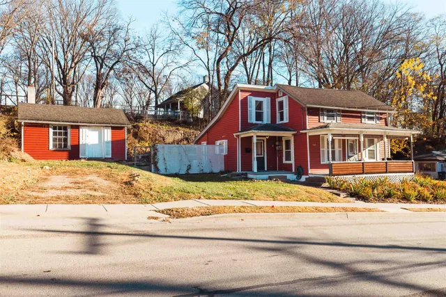 $165,000 | 341 Gear Street, Galena, IL 61036