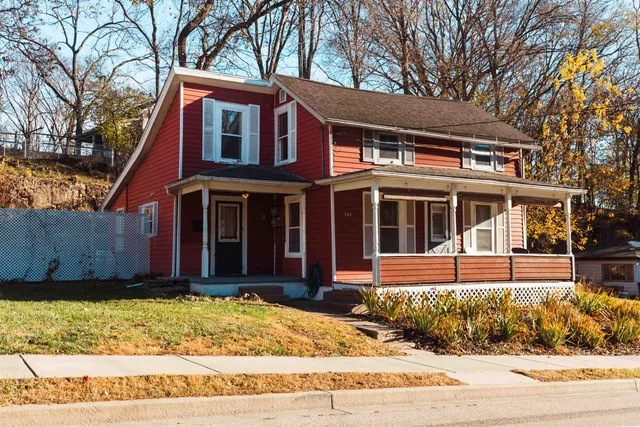 $165,000 | 341 Gear Street, Galena, IL 61036