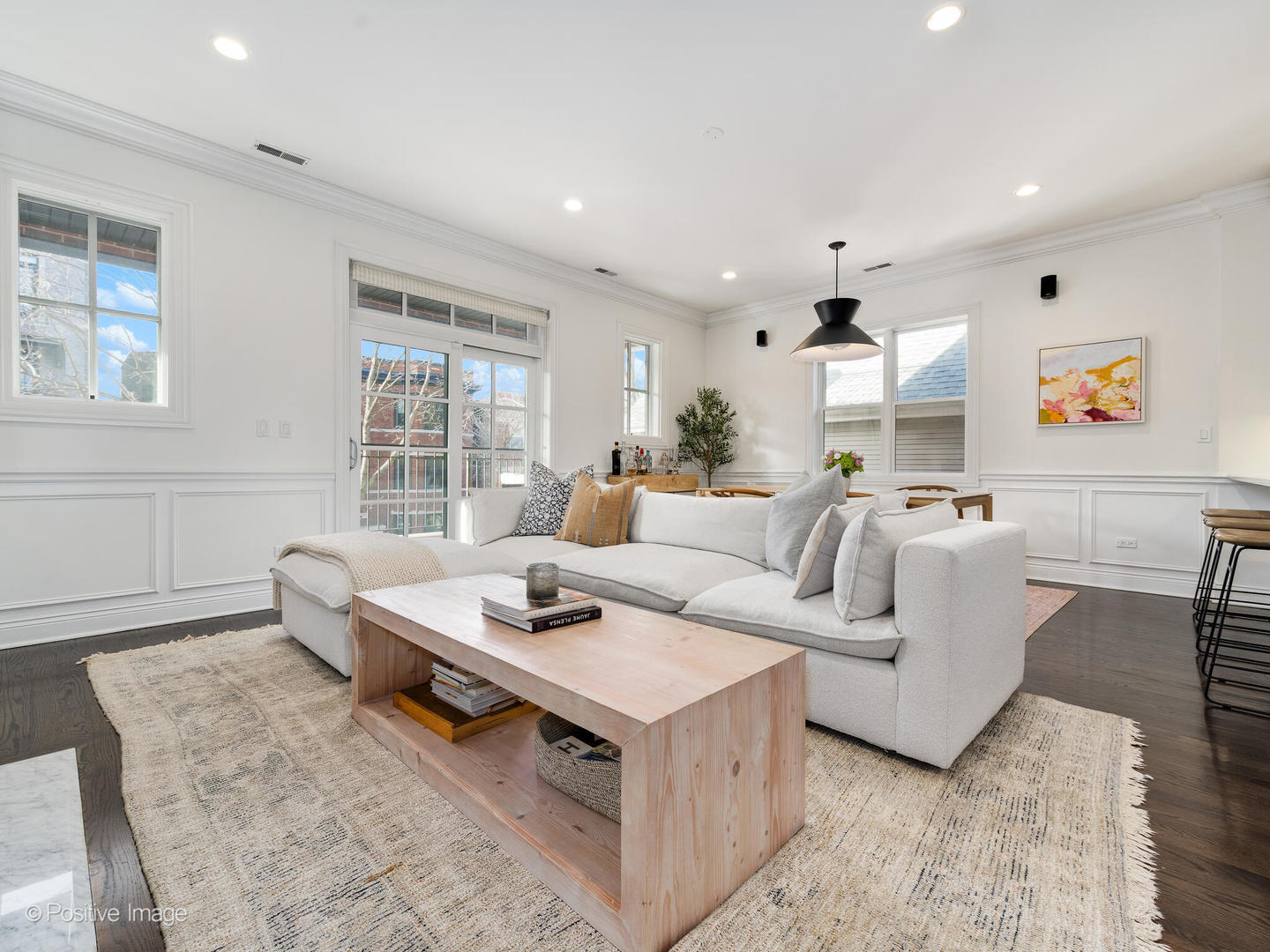 2449 North Racine Avenue, Unit 2 Chicago, IL 60614 - Photo 3 of 18 Gallery Image 3