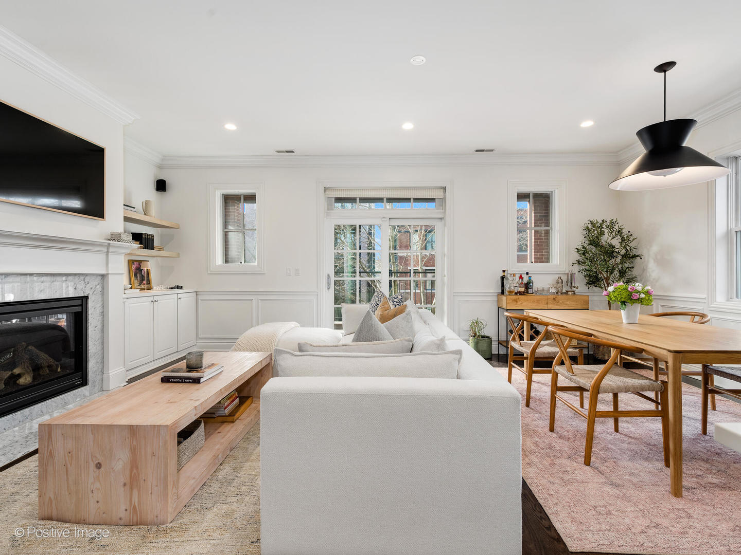 2449 North Racine Avenue, Unit 2 Chicago, IL 60614 - Photo 4 of 18 Gallery Image 4