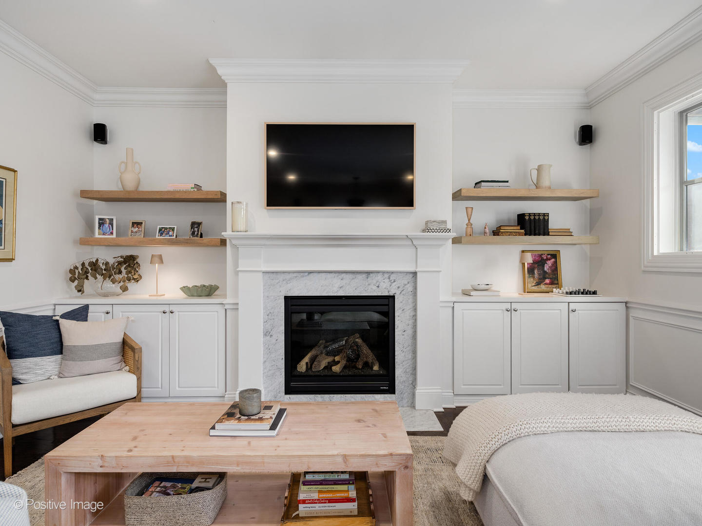 2449 North Racine Avenue, Unit 2 Chicago, IL 60614 - Photo 8 of 18 Gallery Image 8
