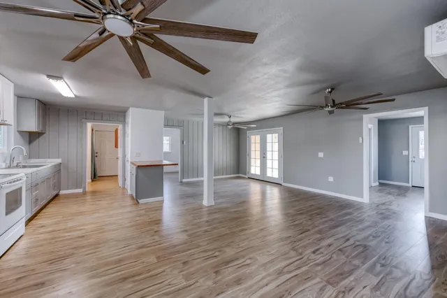 $2,100 | 12712 East McKinley Avenue, Sanger, CA 93657