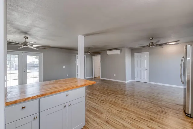 $2,100 | 12712 East McKinley Avenue, Sanger, CA 93657