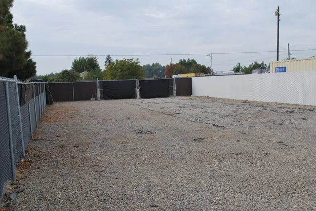 $2,100 | 12712 East McKinley Avenue, Sanger, CA 93657