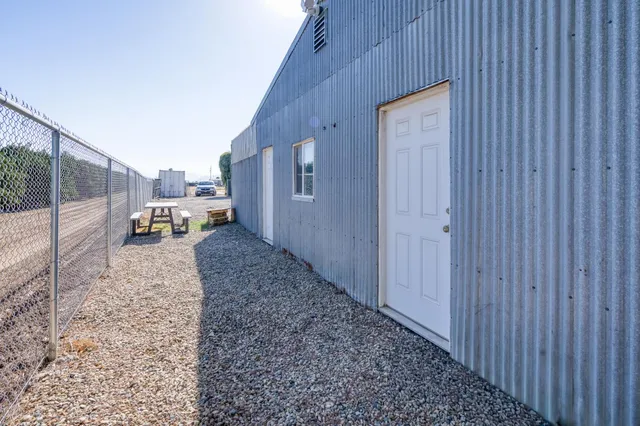 $2,100 | 12712 East McKinley Avenue, Sanger, CA 93657