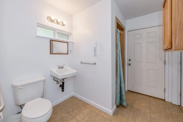 $2,100 | 12712 East McKinley Avenue, Sanger, CA 93657