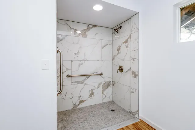 $2,100 | 12712 East McKinley Avenue, Sanger, CA 93657