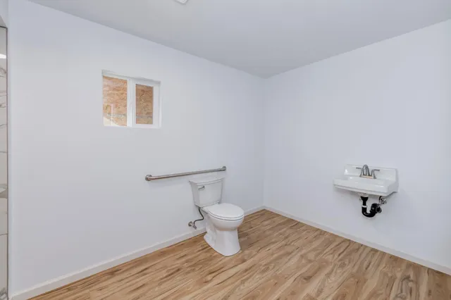 $2,100 | 12712 East McKinley Avenue, Sanger, CA 93657