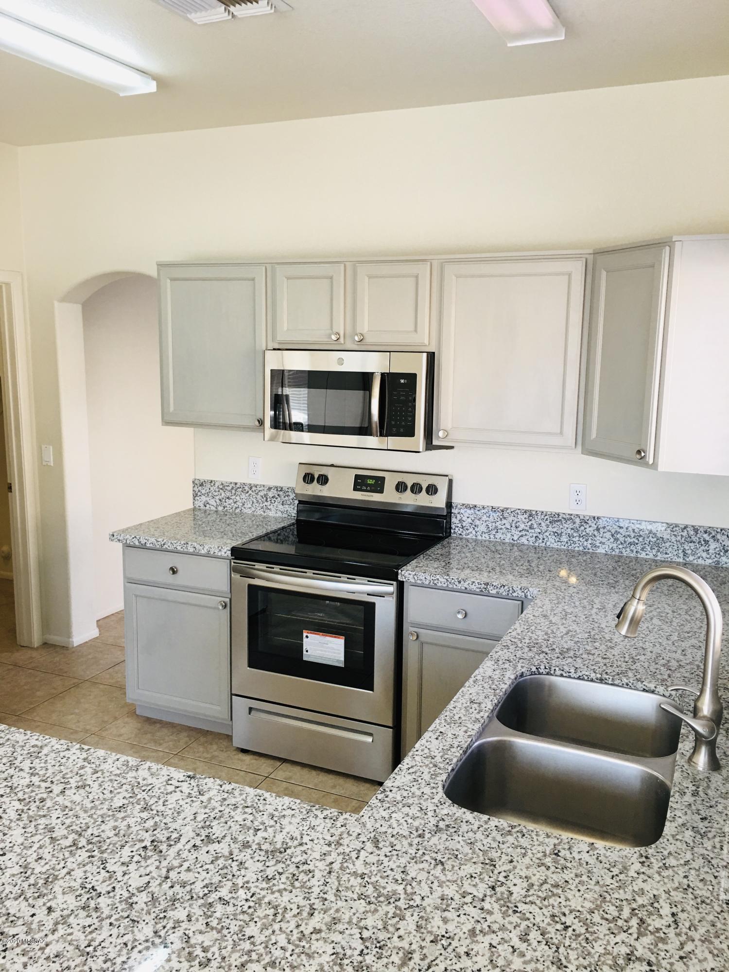 8929 East Rainsage Street Tucson, AZ 85747 - Photo 6 of 26