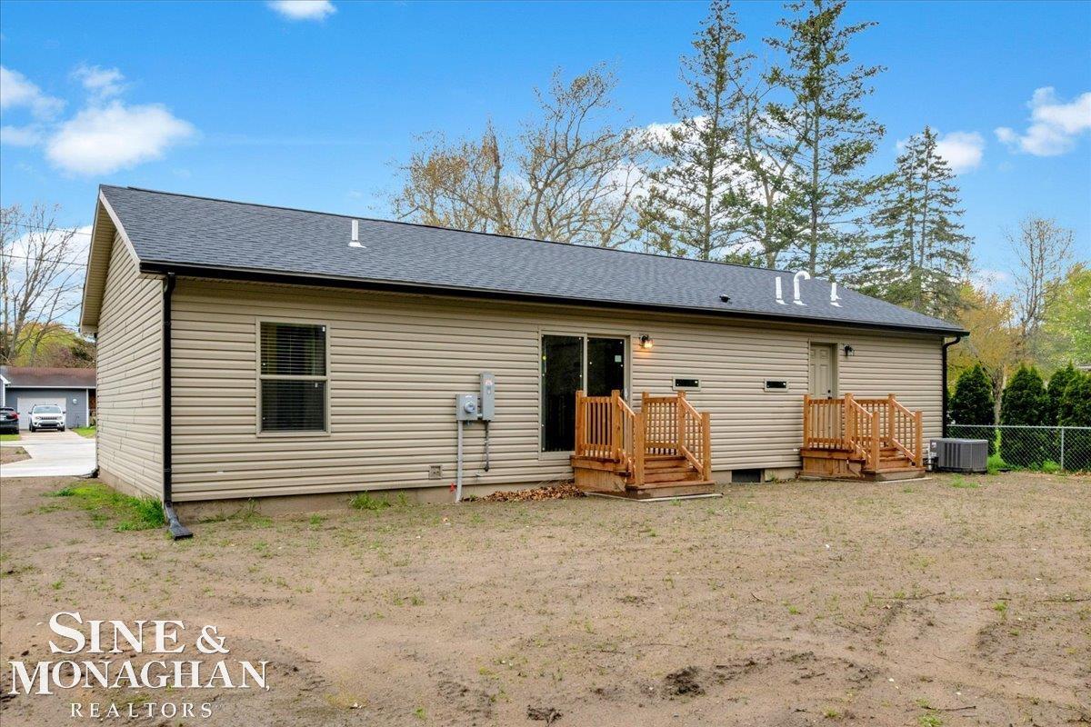 2060 Washington Street Algonac, MI 48001 - Photo 35 of 37