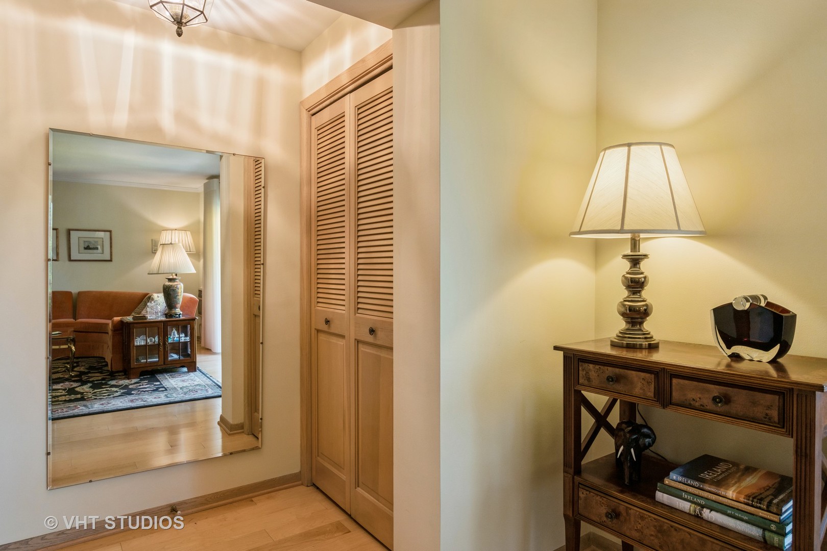 4545 North Long Avenue, Unit 3D Chicago, IL 60630 - Photo 3 of 19 a view of a hallway with workspace