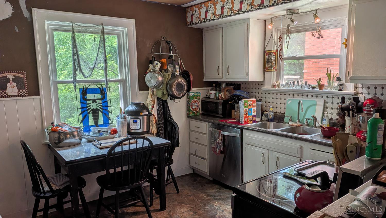 2214 West North Bend Road Cincinnati, OH 45239 - Photo 7 of 19