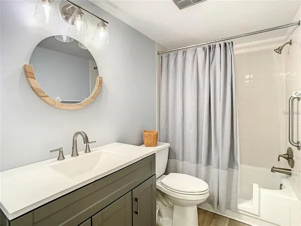 $2,000 | 841 Patricia Avenue, Unit 103, Dunedin, FL 34698