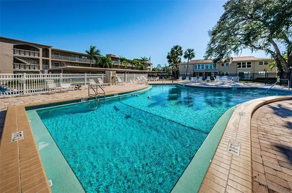 $2,000 | 841 Patricia Avenue, Unit 103, Dunedin, FL 34698
