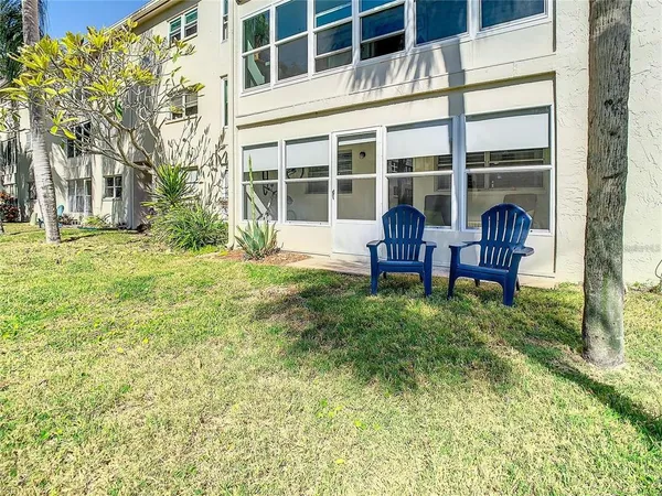 $2,000 | 841 Patricia Avenue, Unit 103, Dunedin, FL 34698