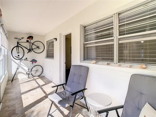$2,000 | 841 Patricia Avenue, Unit 103, Dunedin, FL 34698