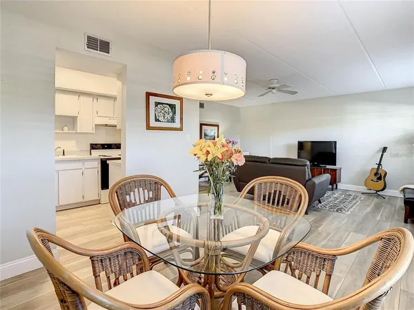 $2,000 | 841 Patricia Avenue, Unit 103, Dunedin, FL 34698