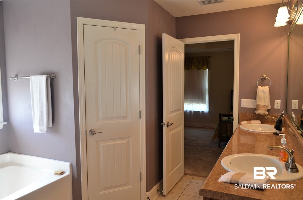 619 Fulton Loop Foley, AL 36535 - Photo 17 of 33 Master Bathroom