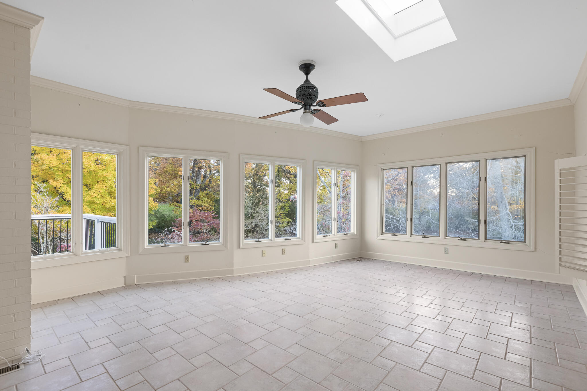 136 Signal Point Road Signal Mountain, TN 37377 - Photo 17 of 64 Sun Room