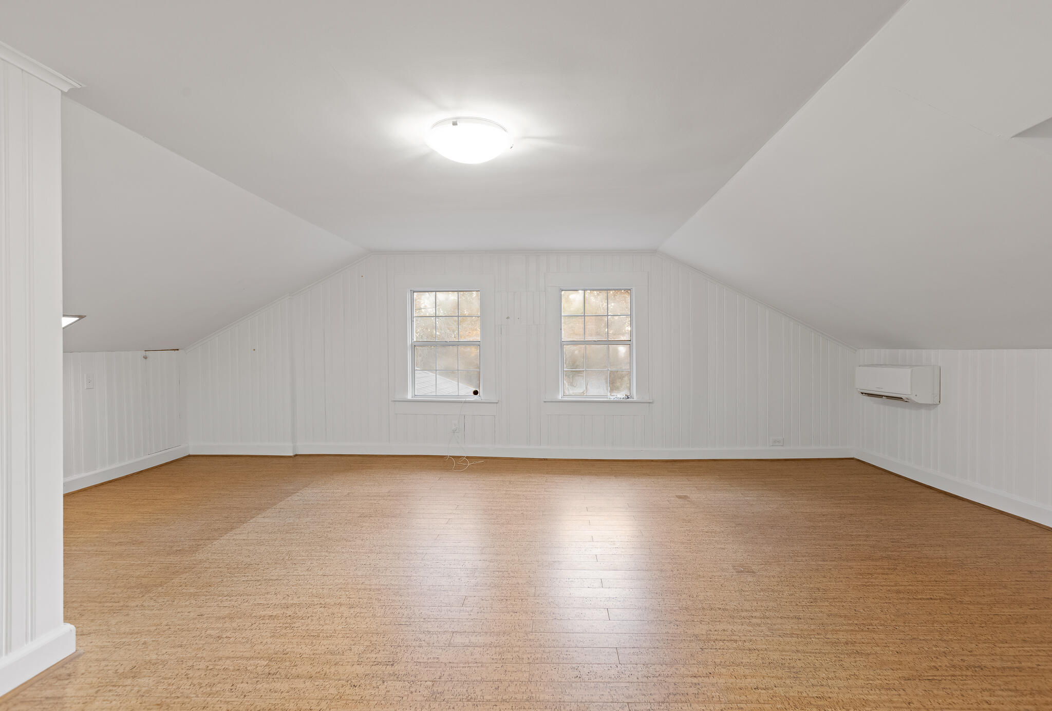 136 Signal Point Road Signal Mountain, TN 37377 - Photo 27 of 64 Bedroom