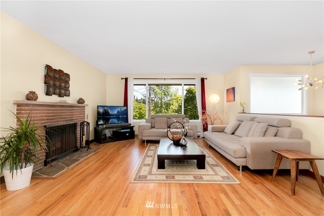 3831 Letitia Avenue South Seattle, WA 98118 - Photo 3 of 25