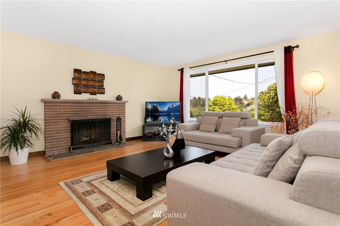 3831 Letitia Avenue South Seattle, WA 98118 - Photo 5 of 25