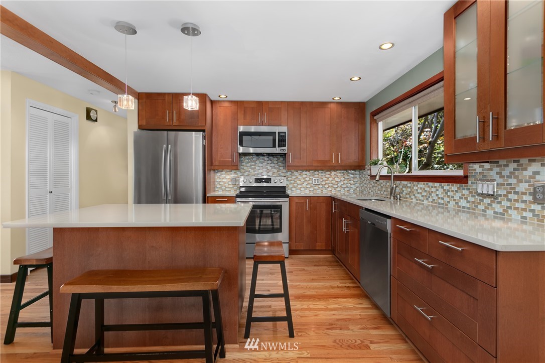 3831 Letitia Avenue South Seattle, WA 98118 - Photo 9 of 25