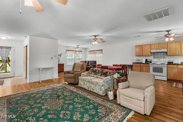 $659,900 | 236 Beech Street, Sneedville, TN 37869