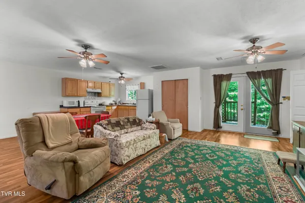 $639,900 | 236 Beech Street, Sneedville, TN 37869