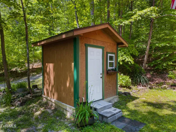 $659,900 | 236 Beech Street, Sneedville, TN 37869