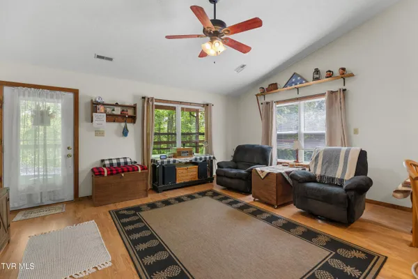 $659,900 | 236 Beech Street, Sneedville, TN 37869